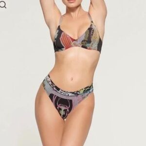 SKIMS• Orchid Cabernet• Bra+Panties SET